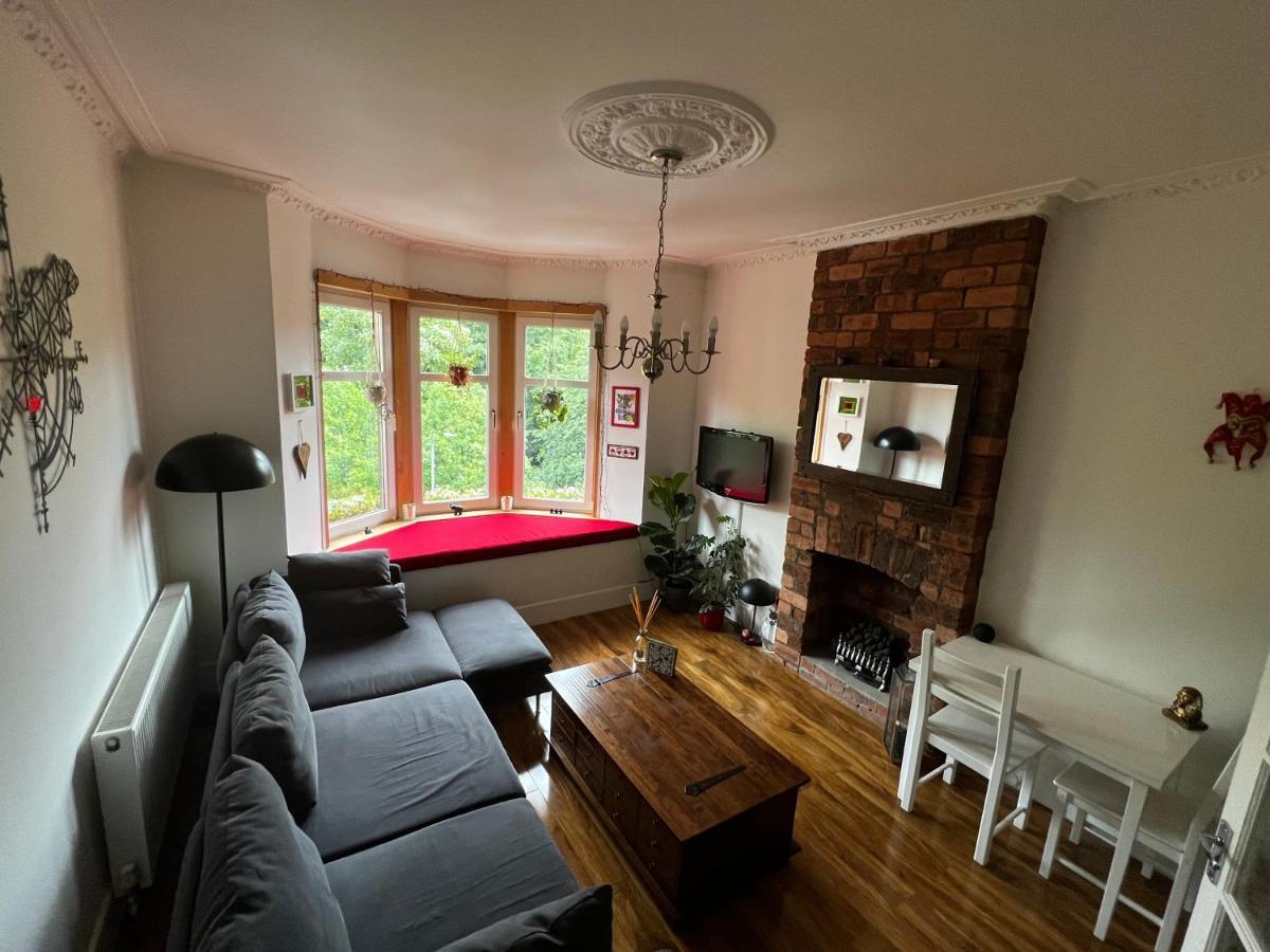 1 Bedroom Flat In Tolcross, Glasgow Top Floor. Екстериор снимка
